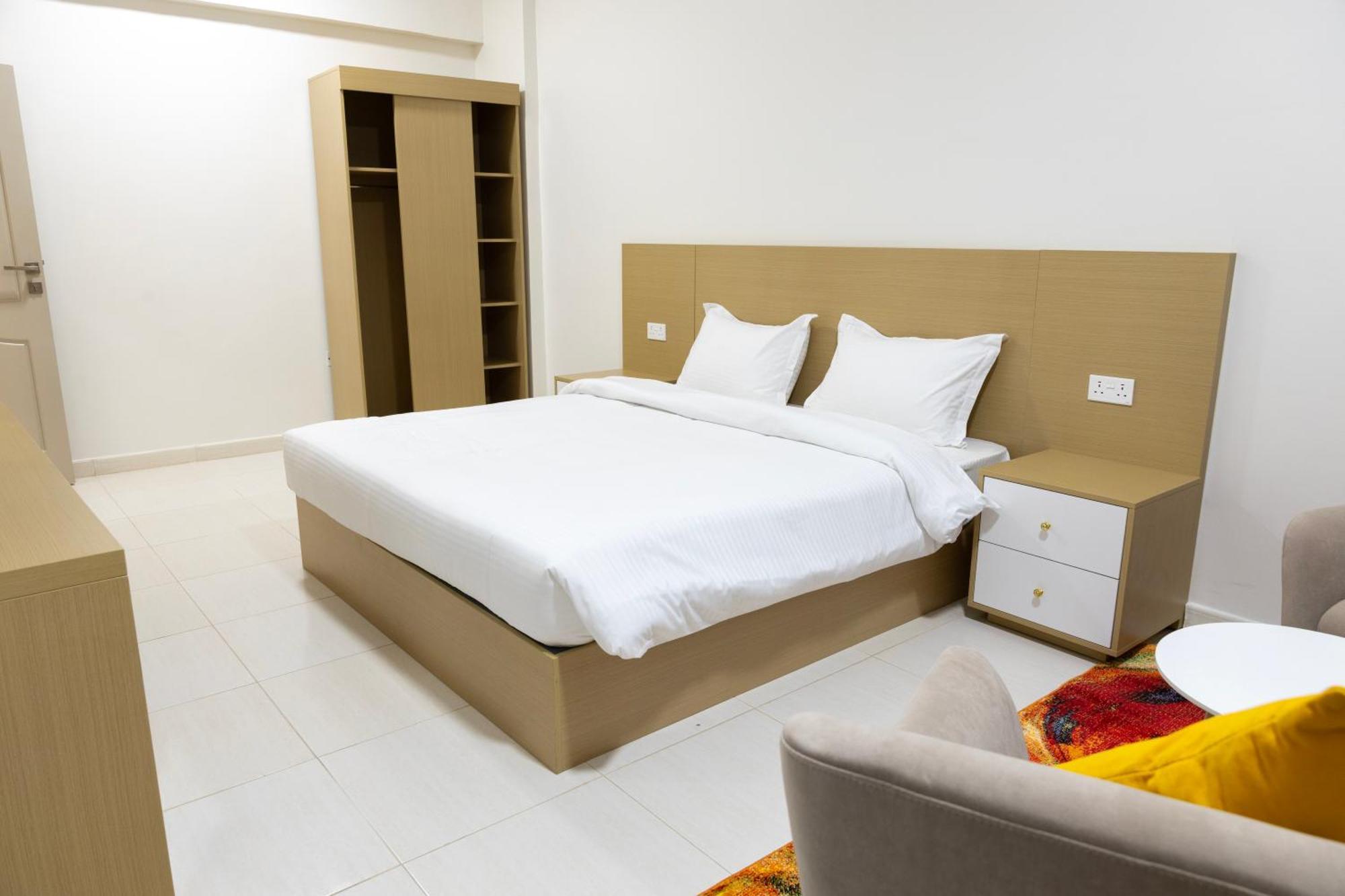 Riviera , Aparthotel *